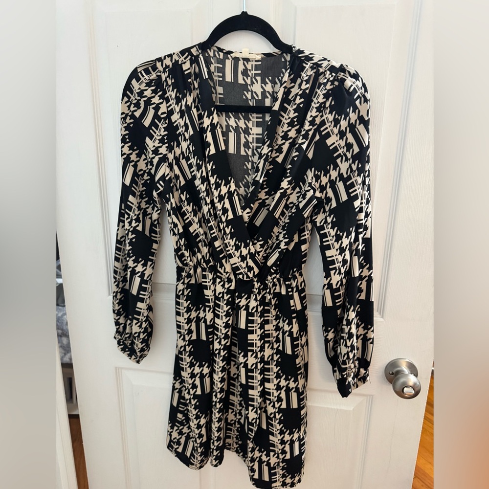 Chic Black and Cream Patterned Dress